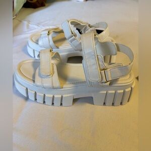Women sandals size 7 new